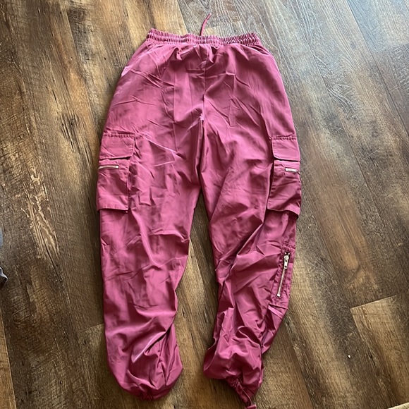 Forever 21 Cargo Pants - Picture 2 of 2